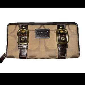 Coach Signature Logo Brown Women’s Wallet Pre-Owned Good Condition
